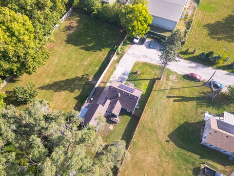 Tiny photo for 823 Lenwood Court, Aurora, IL 60506 (MLS # 12485732)