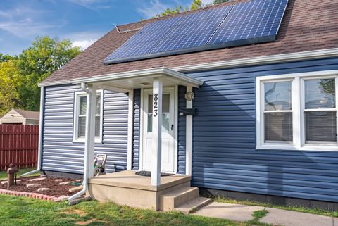 Photo of 823 Lenwood Court, Aurora, IL 60506 (MLS # 12485732)