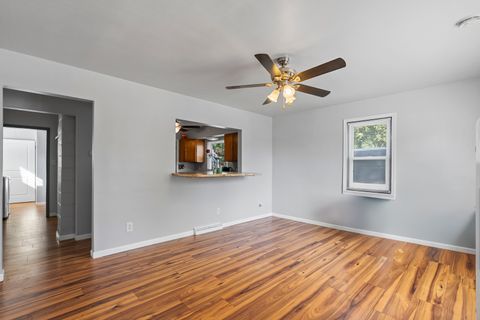 Tiny photo for 823 Lenwood Court, Aurora, IL 60506 (MLS # 12485732)