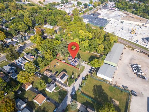 Tiny photo for 823 Lenwood Court, Aurora, IL 60506 (MLS # 12485732)