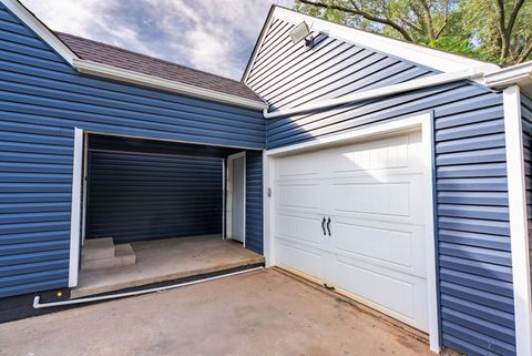 Tiny photo for 823 Lenwood Court, Aurora, IL 60506 (MLS # 12485732)