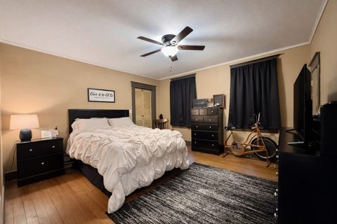 Tiny photo for 305 5th Street W, Benton, IL 62812 (MLS # 12590248)