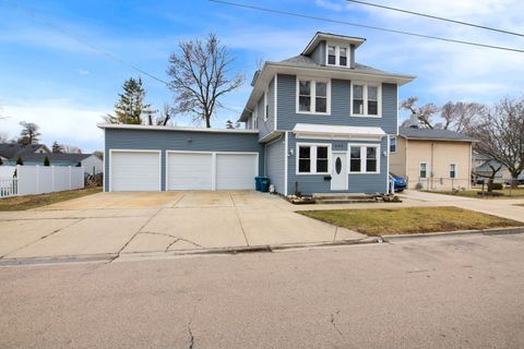 Tiny photo for 605 Grove Street, Aurora, IL 60505 (MLS # 12560410)
