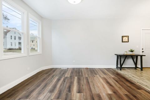 Tiny photo for 605 Grove Street, Aurora, IL 60505 (MLS # 12560410)