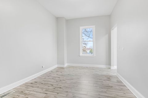 Tiny photo for 605 Grove Street, Aurora, IL 60505 (MLS # 12560410)