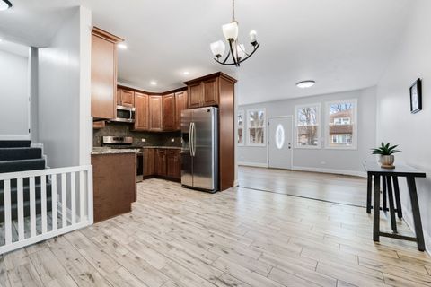 Tiny photo for 605 Grove Street, Aurora, IL 60505 (MLS # 12560410)