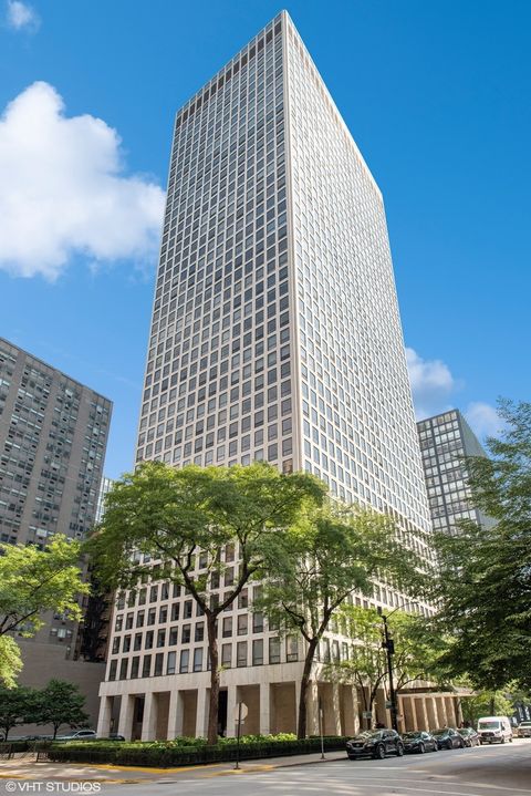 260 E Chestnut Street C-4 Chicago IL 60611