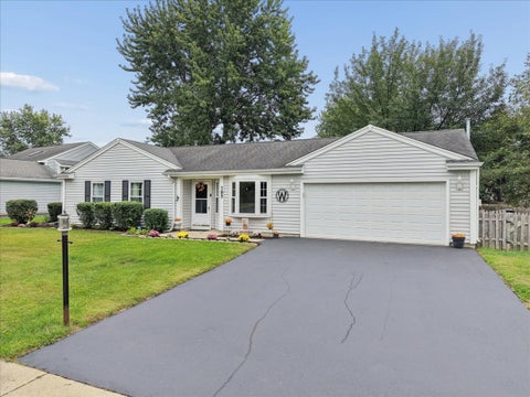 Photo of 795 Newport Drive, Island Lake, IL 60042 (MLS # 12765388)