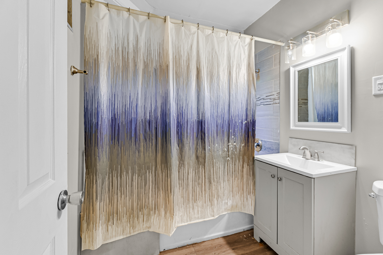 7130 S Langley Avenue