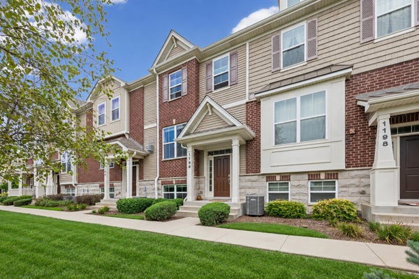 1196 EVERGREEN AVE, DES PLAINES, IL 60016 - Image 8c4aa7b4dd962cb55c7dabd749aaee63/4143834576