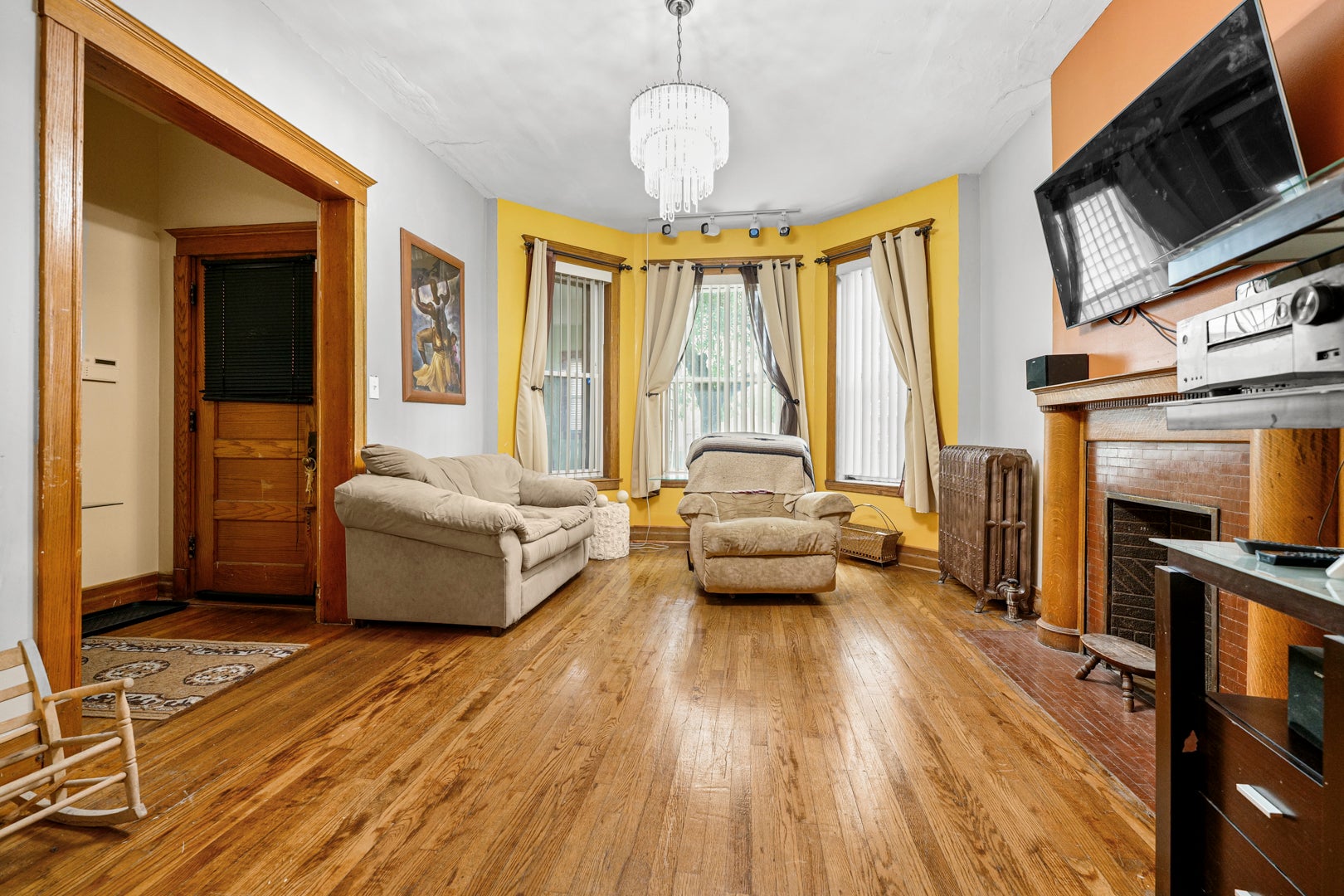 34 N Lockwood Avenue