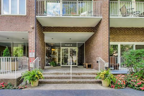 Tiny photo for 1500 Oak Avenue #4B, Evanston, IL 60201 (MLS # 12456094)