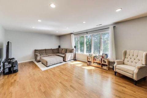 Tiny photo for 1500 Oak Avenue #4B, Evanston, IL 60201 (MLS # 12456094)