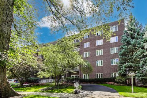 Tiny photo for 1500 Oak Avenue #4B, Evanston, IL 60201 (MLS # 12456094)