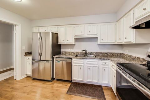 Tiny photo for 1500 Oak Avenue #4B, Evanston, IL 60201 (MLS # 12456094)