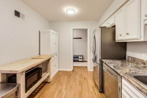 Tiny photo for 1500 Oak Avenue #4B, Evanston, IL 60201 (MLS # 12456094)