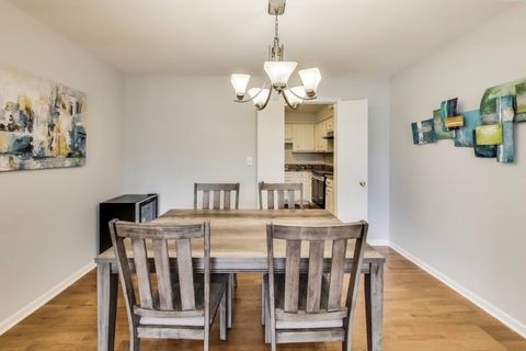 Tiny photo for 1500 Oak Avenue #4B, Evanston, IL 60201 (MLS # 12456094)