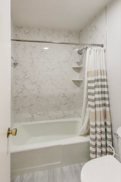 Tiny photo for 1500 Oak Avenue #4B, Evanston, IL 60201 (MLS # 12456094)