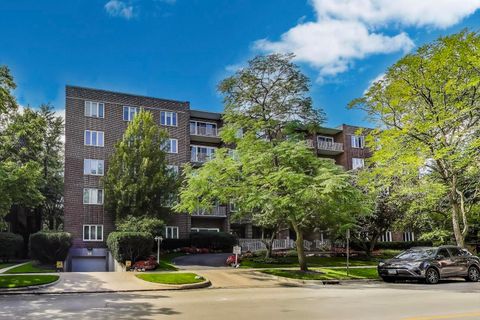 Tiny photo for 1500 Oak Avenue #4B, Evanston, IL 60201 (MLS # 12456094)