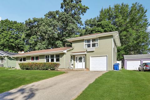 114 Joanne Lane DeKalb IL 60115