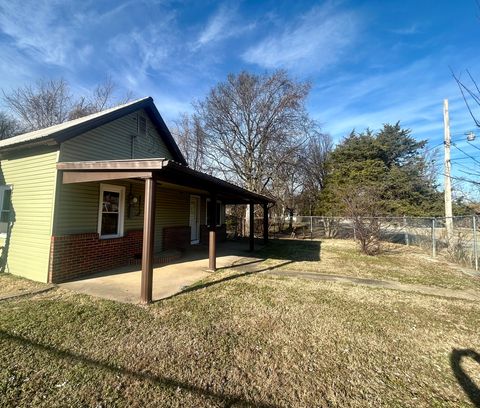 Tiny photo for 207 Butler Street, Metropolis, IL 62960 (MLS # 12549815)