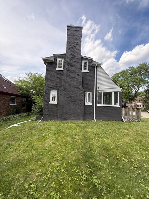 Tiny photo for 6800 N Knox Avenue, Lincolnwood, IL 60712 (MLS # 12777351)