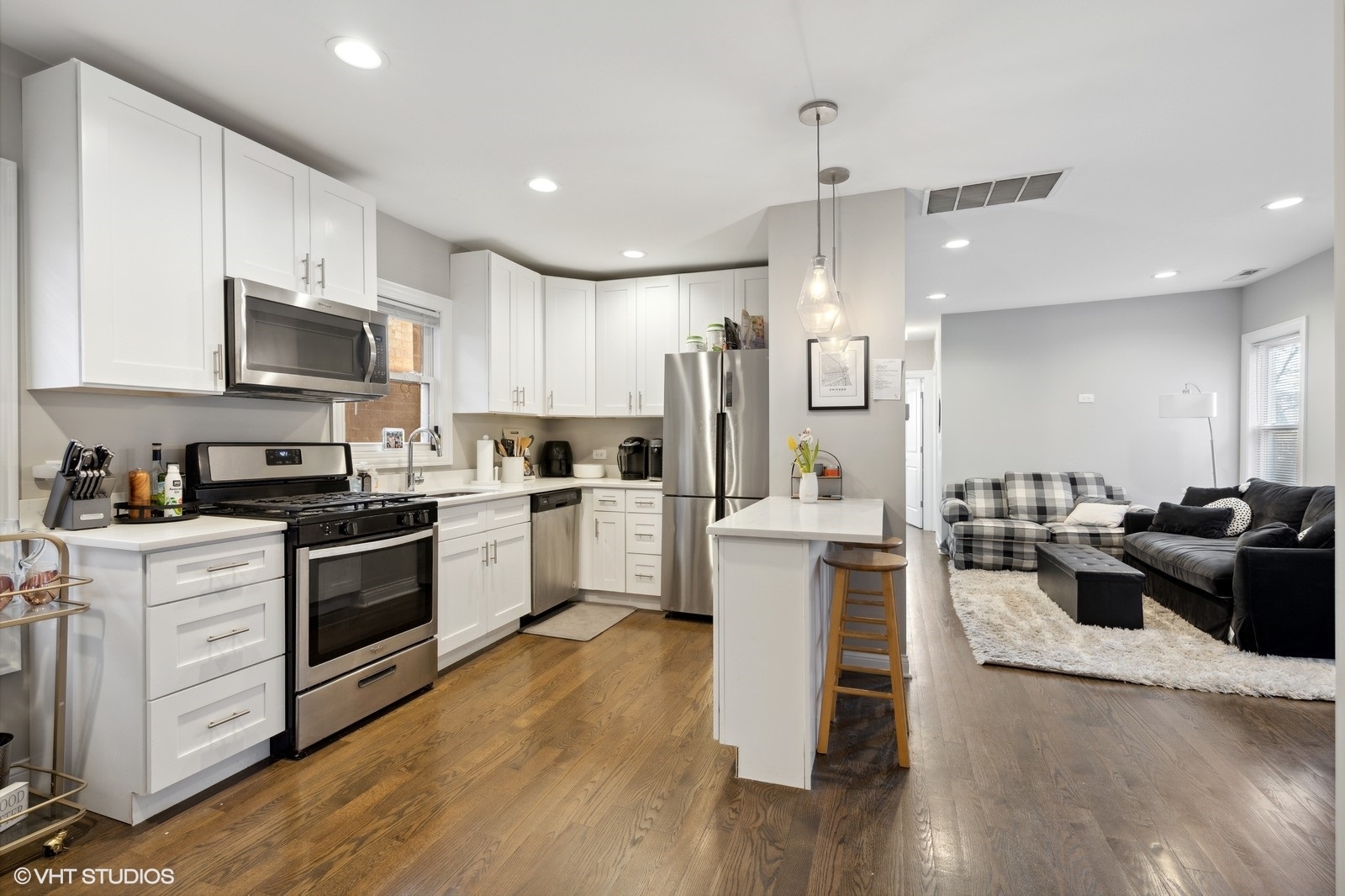 330 W EVERGREEN Avenue 3