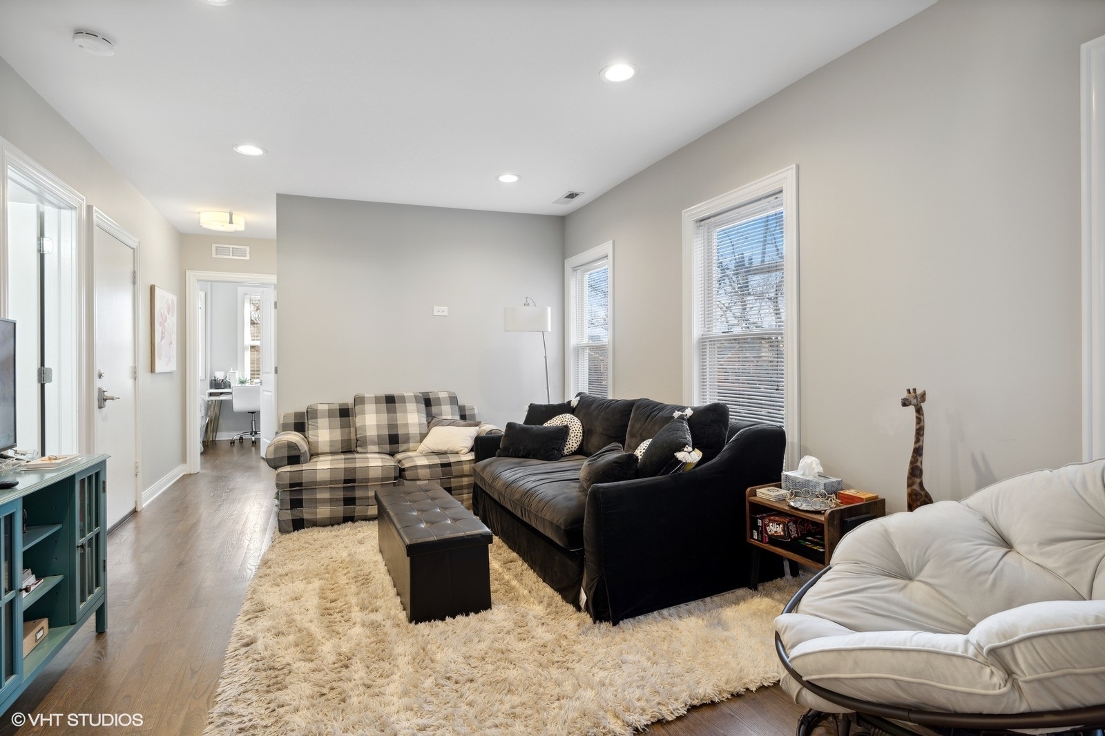 330 W EVERGREEN Avenue 3