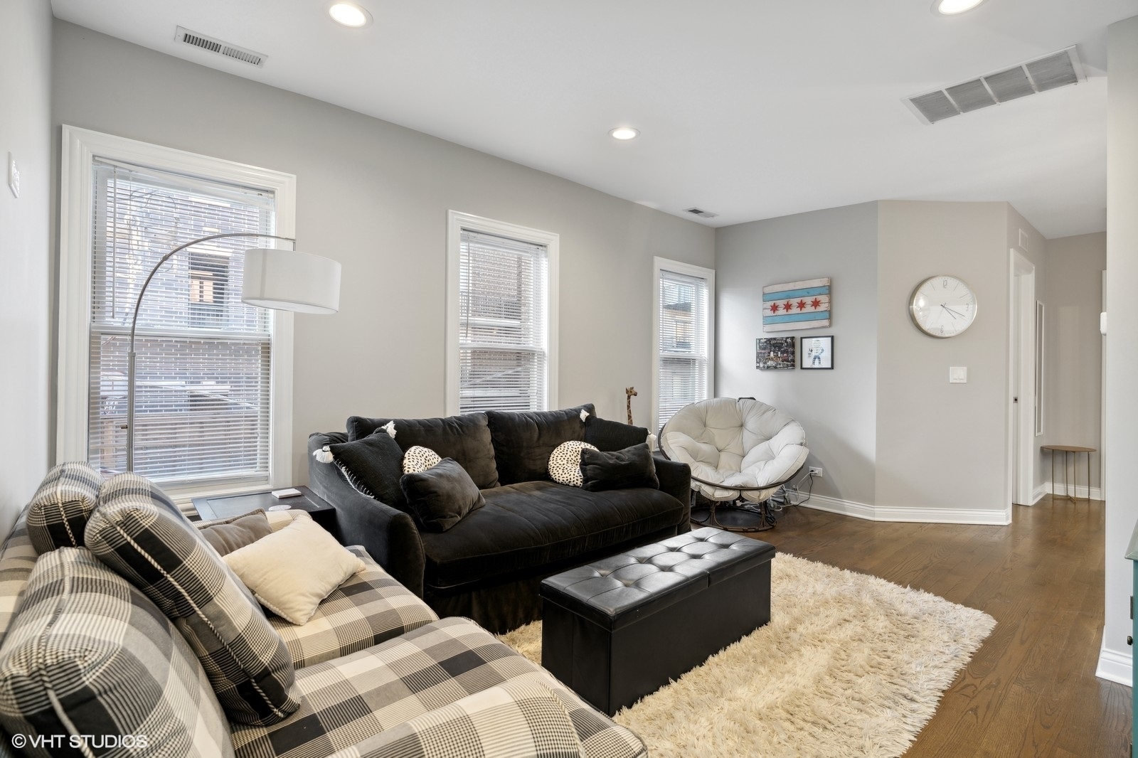 330 W EVERGREEN Avenue 3