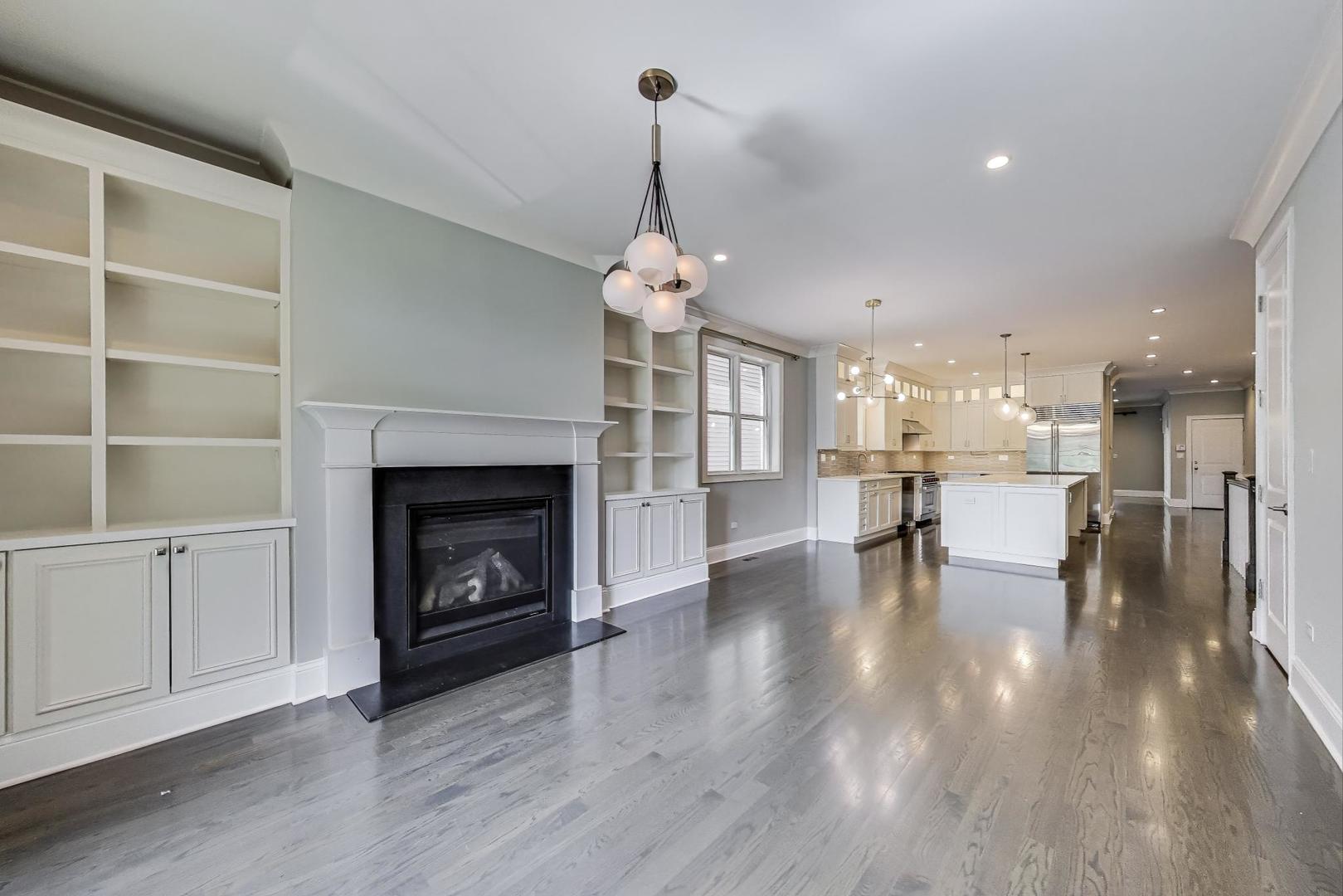 2038 N Burling Street 1