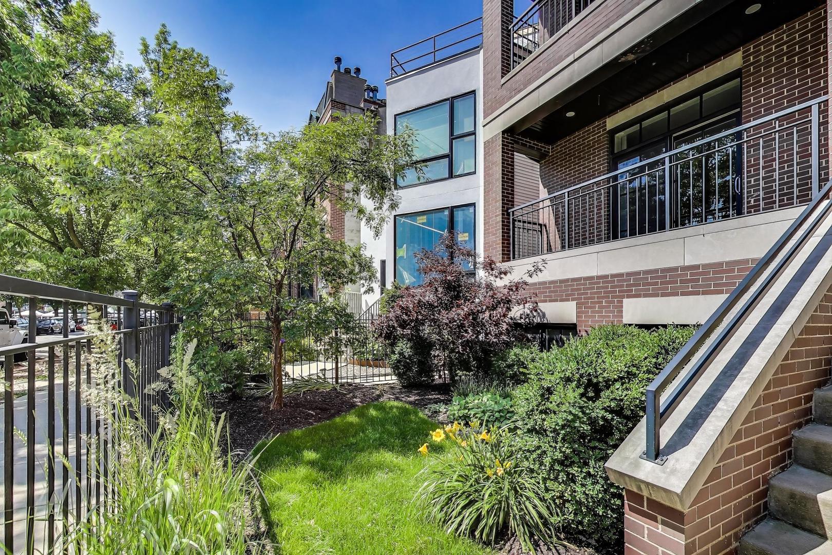 2038 N Burling Street 1