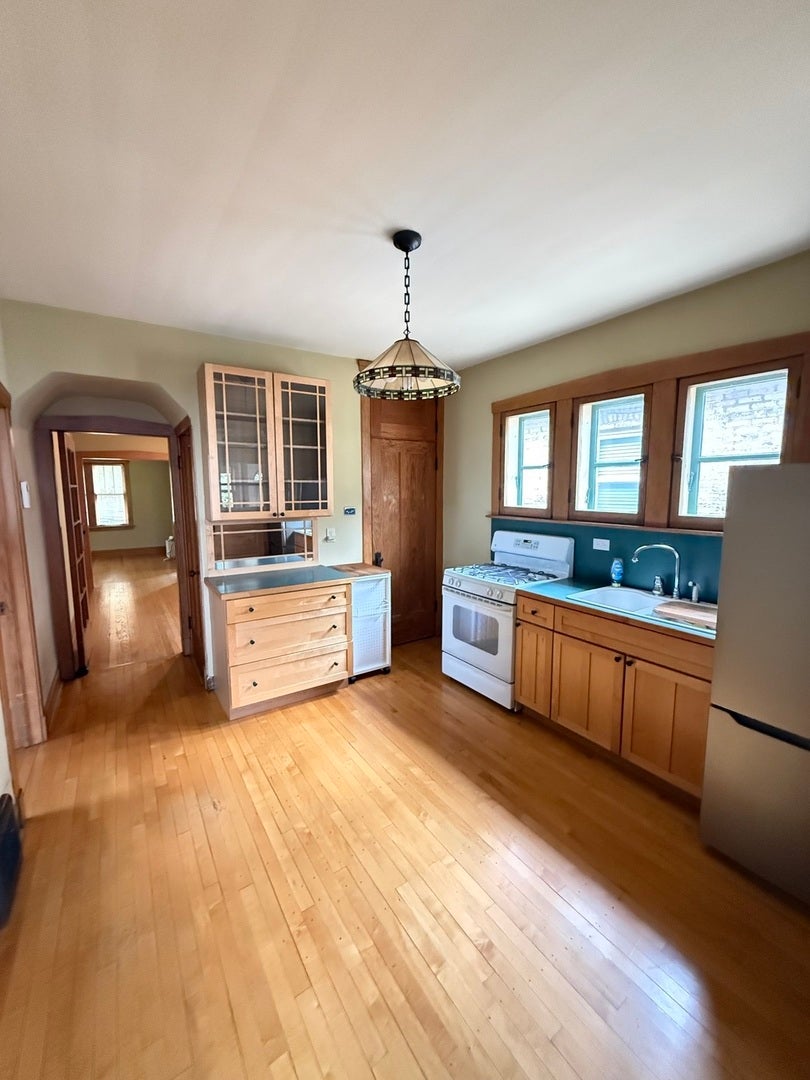 1516 Wesley Avenue - Photo 4
