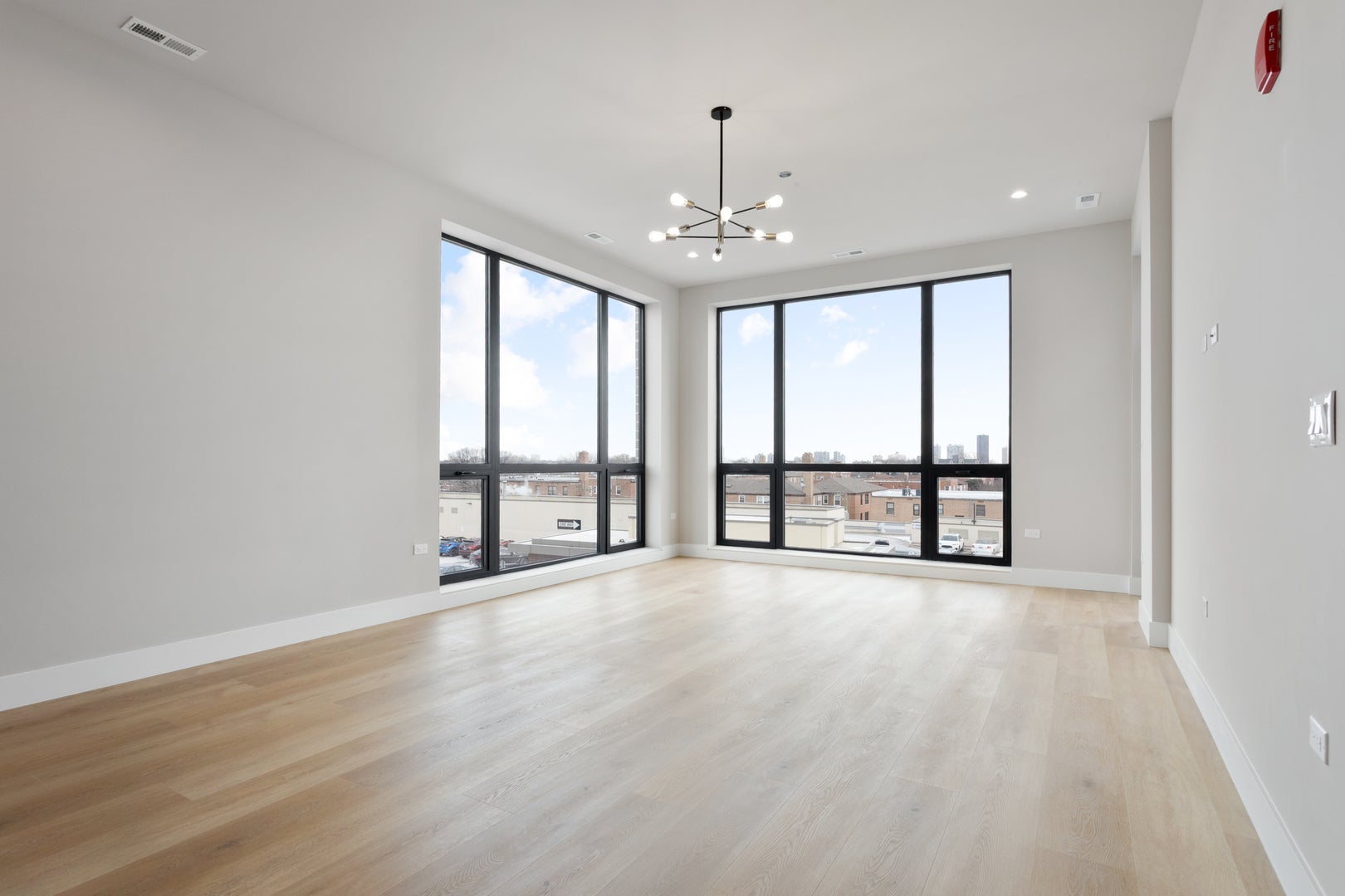 2475 W FOSTER Avenue 408