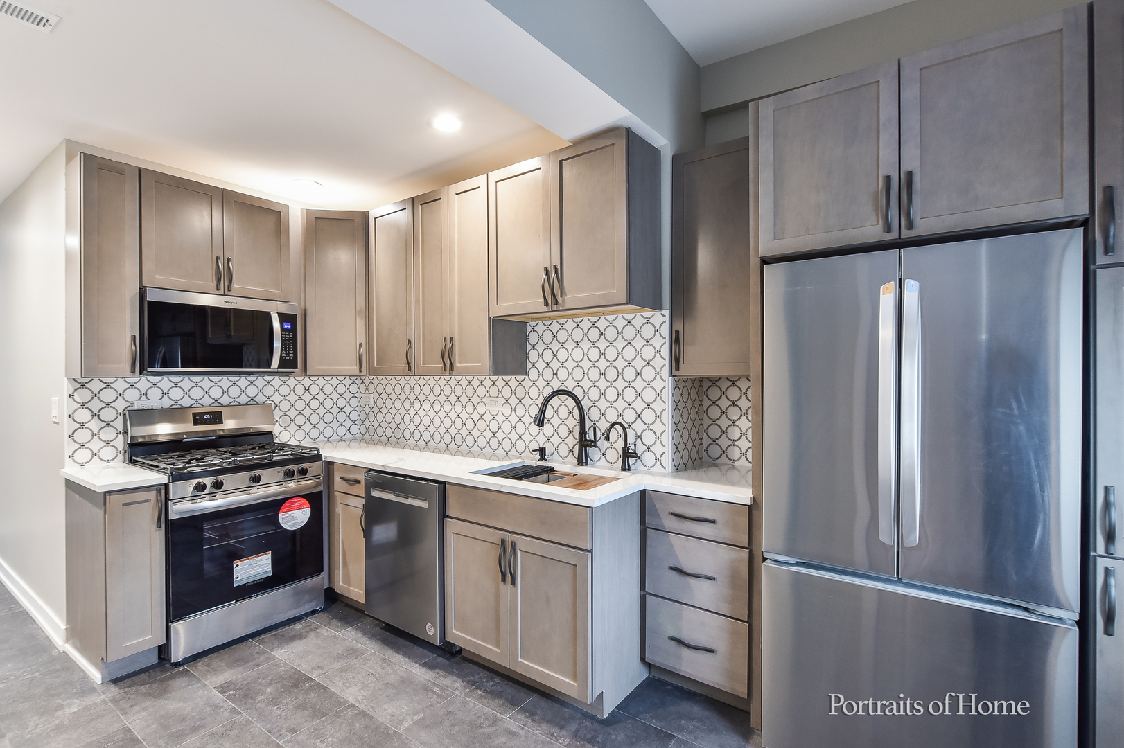 3501 W Le Moyne Street 2