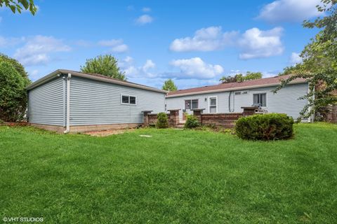Tiny photo for 27 Ridge Circle, Streamwood, IL 60107 (MLS # 12500692)