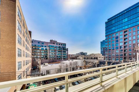 Tiny photo for 909 W Washington Boulevard #811, Chicago, IL 60607 (MLS # 12629867)