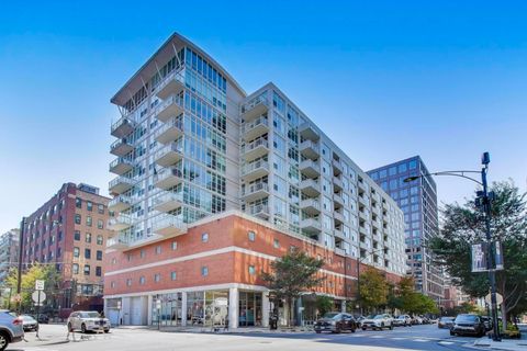 Photo of 909 W Washington Boulevard #811, Chicago, IL 60607 (MLS # 12629867)