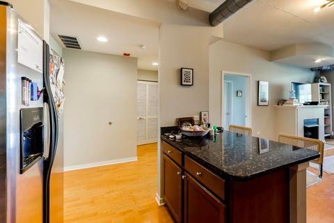 Tiny photo for 909 W Washington Boulevard #811, Chicago, IL 60607 (MLS # 12629867)