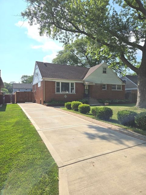 Photo of 452 S Walnut Street, Bensenville, IL 60106 (MLS # 12418417)