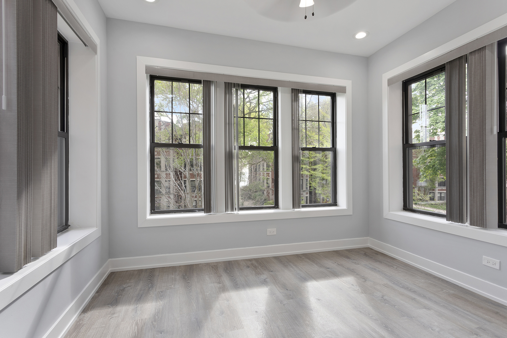 7644 N Eastlake Terrace 2