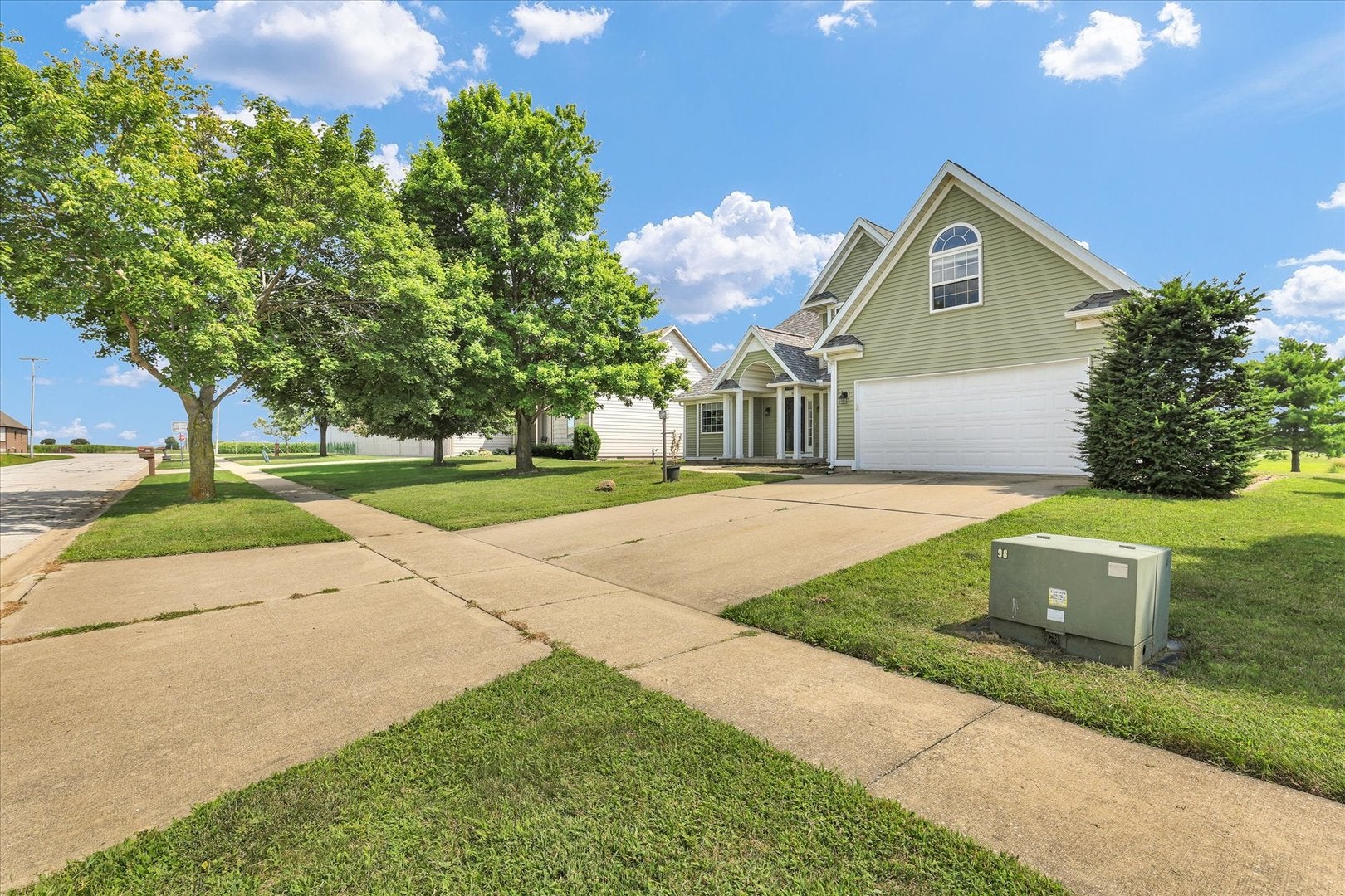 905 PHEASANT RUN Road