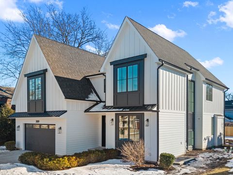 Tiny photo for 2009 Robincrest Lane, Glenview, IL 60025 (MLS # 12566715)