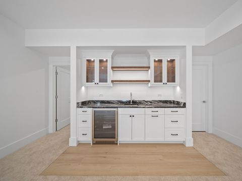 Tiny photo for 2009 Robincrest Lane, Glenview, IL 60025 (MLS # 12566715)