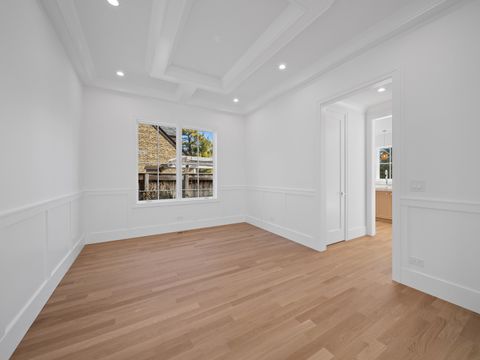 Tiny photo for 2009 Robincrest Lane, Glenview, IL 60025 (MLS # 12566715)