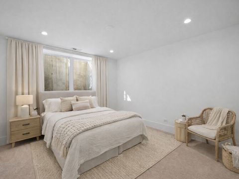 Tiny photo for 2009 Robincrest Lane, Glenview, IL 60025 (MLS # 12566715)