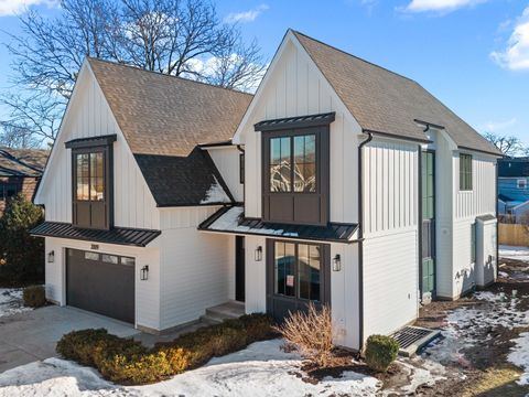 Tiny photo for 2009 Robincrest Lane, Glenview, IL 60025 (MLS # 12566715)