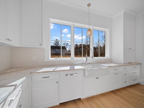 Tiny photo for 2009 Robincrest Lane, Glenview, IL 60025 (MLS # 12566715)