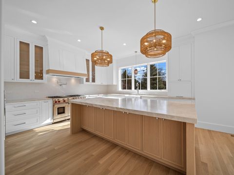 Tiny photo for 2009 Robincrest Lane, Glenview, IL 60025 (MLS # 12566715)