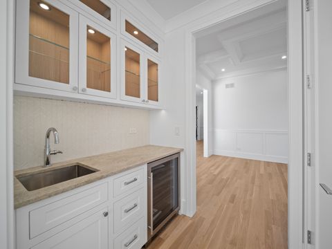 Tiny photo for 2009 Robincrest Lane, Glenview, IL 60025 (MLS # 12566715)