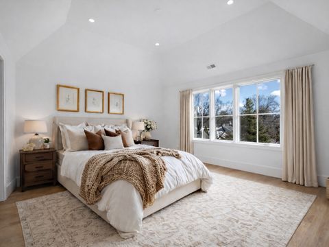 Tiny photo for 2009 Robincrest Lane, Glenview, IL 60025 (MLS # 12566715)